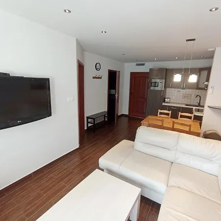 7 Blue Mare Apartman *